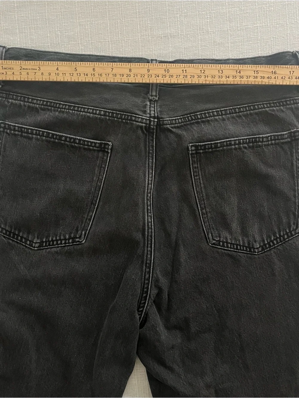 UNIQLO Men's Wide Straight Jeans Size 36 Washed Black Denim High Rise 36x30 EUC